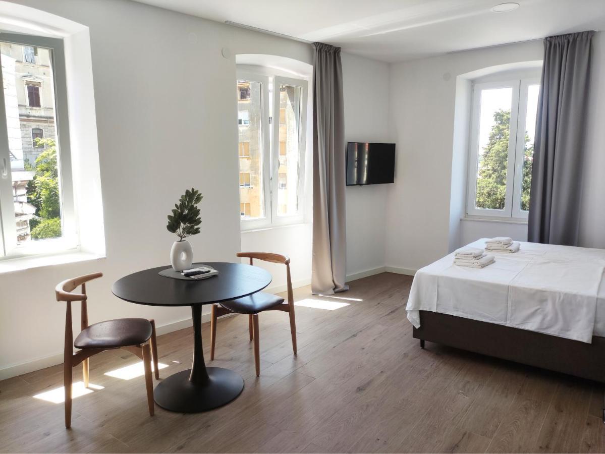 PUY Nik Studio Apartments מראה חיצוני תמונה