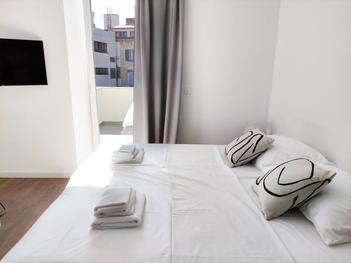 PUY Nik Studio Apartments מראה חיצוני תמונה