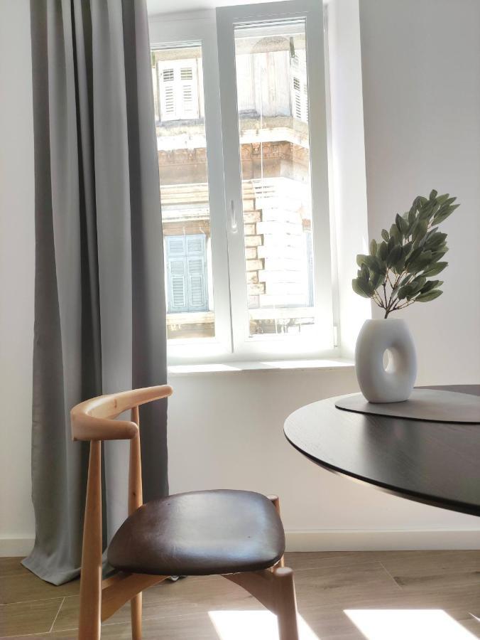 PUY Nik Studio Apartments מראה חיצוני תמונה