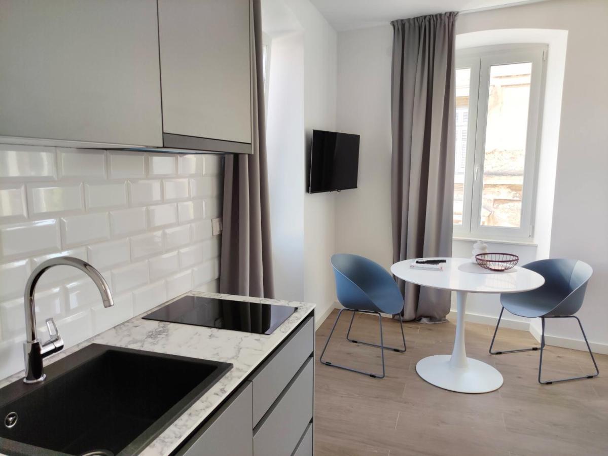PUY Nik Studio Apartments מראה חיצוני תמונה