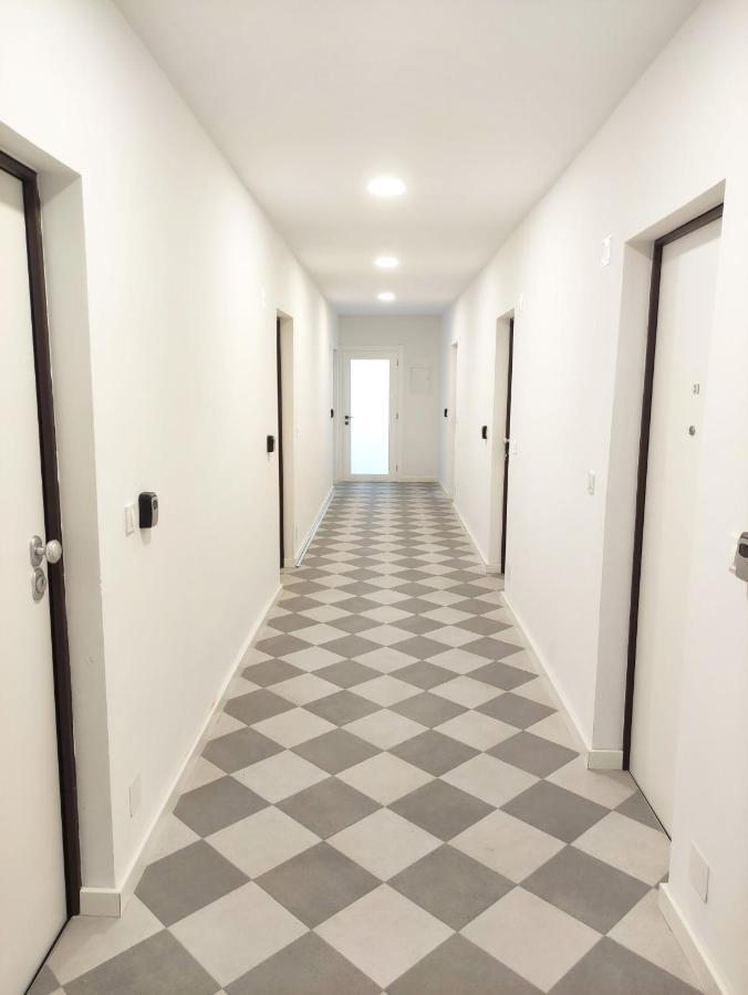 PUY Nik Studio Apartments מראה חיצוני תמונה