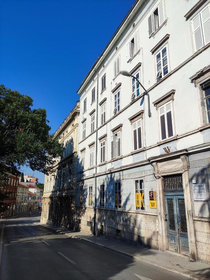 PUY Nik Studio Apartments מראה חיצוני תמונה